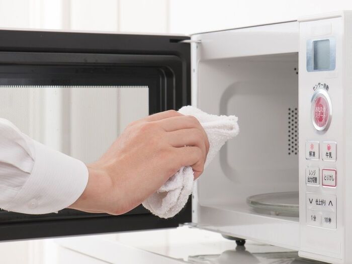 電子レンジの掃除にはみかんの皮が効果的!知られざるその効果とは?