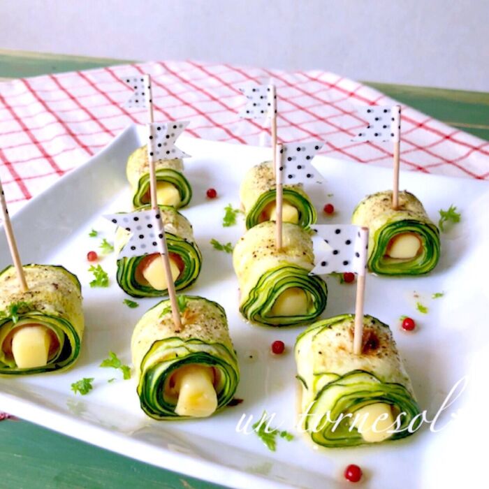 【トースターで簡単‼】パクっとつまんでアンチエイジングに☆ズッキーニチーズのグリルピンチョス