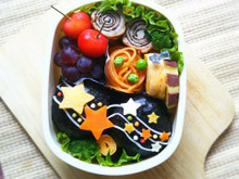 《キャラ弁》のせるだけ~簡単♡天の川おにぎりの七夕弁当