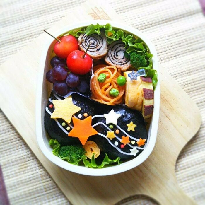 《キャラ弁》のせるだけ～簡単♡天の川おにぎりの七夕弁当