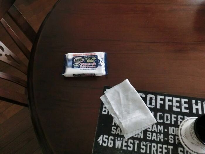 いつでも、手に取れるようにダイニングテーブル上に置きっ放しです!