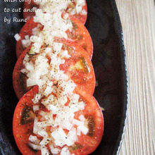 切って調味料をかけるだけで絶品★トマトステーキ