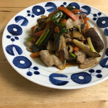 簡単*茄子が絶品!豚バラと旨みたっぷりピリ辛炒め