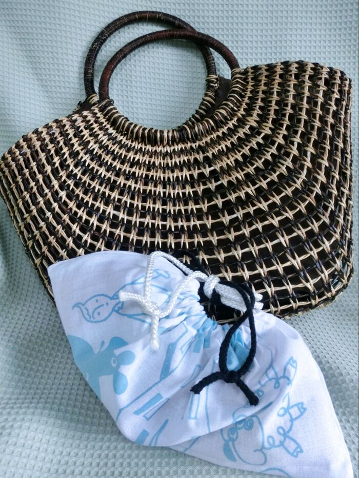 てぬぐいのハギレで横長巾着