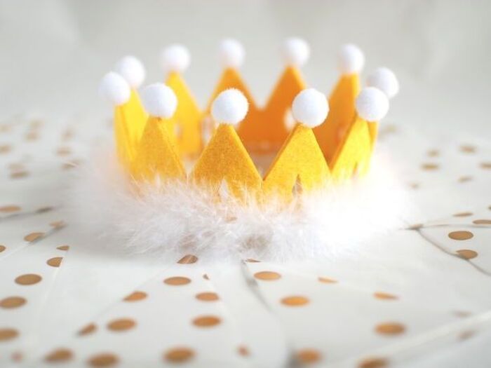 100円グッズで簡単可愛いバースデークラウン