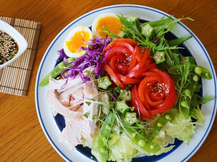 色鮮やか!意外と簡単♪トマトで作る薔薇