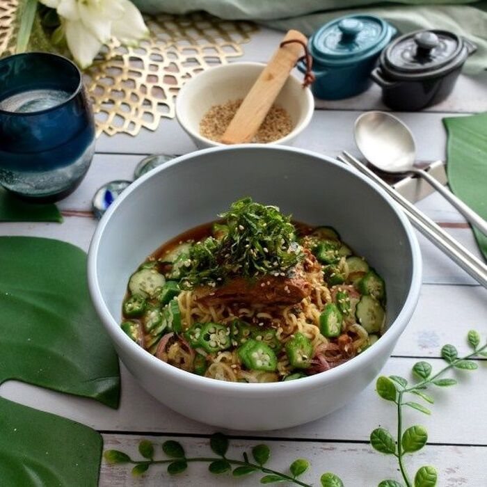 インスタントラーメンで簡単!みそラーメンとサバ缶で冷や汁風