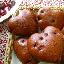 お家パーティを楽しく演出するコツ!パンはかごに入れて美味しそうに♪