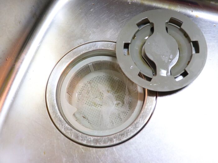 捨てるもので!夏のキッチンからくる嫌な排水溝ニオイを撃消臭