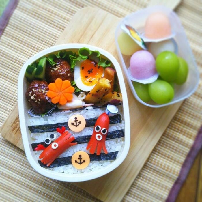 《キャラ弁》のせるだけ~簡単♪夏のタコカニ弁当