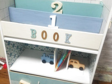 ニトリのカラボと100均素材で!オモチャ箱付き絵本収納ラック