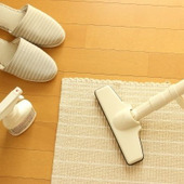 手ごわい砂汚れもスッキリ落とせる!床掃除のとっておきの秘訣はコレ