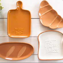 パン好きさんは見過ごせない!ダイソーパン型プレート♪