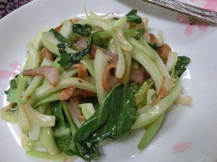 細切りにするだけで一石二鳥♪ 青梗菜とベーコン炒め