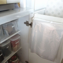 キッチンの美収納に。見落としがちな裏面やすき間を活用!