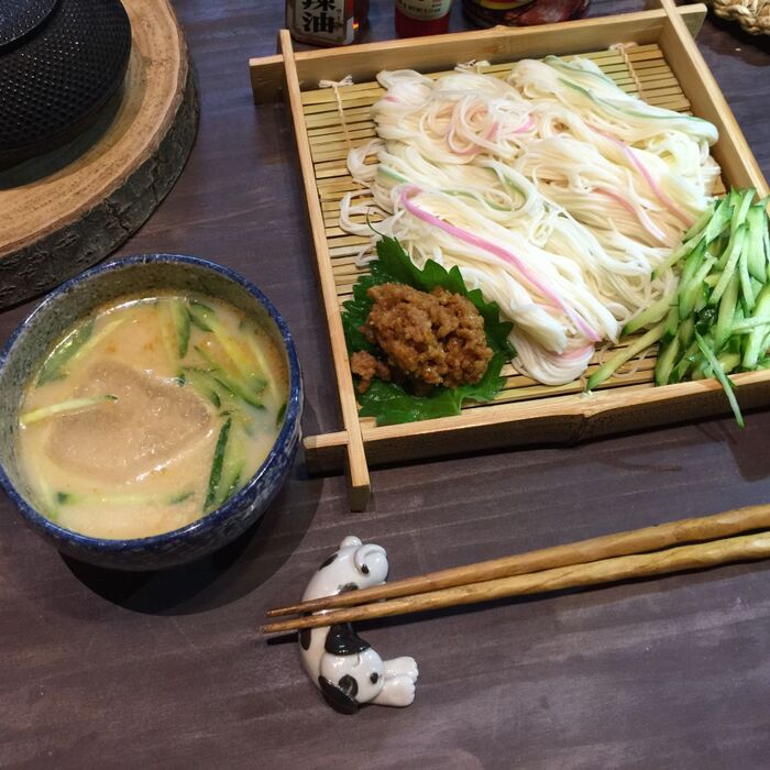 麺つゆと豆乳+ひき肉と焼肉のタレ=坦々つけ素麺