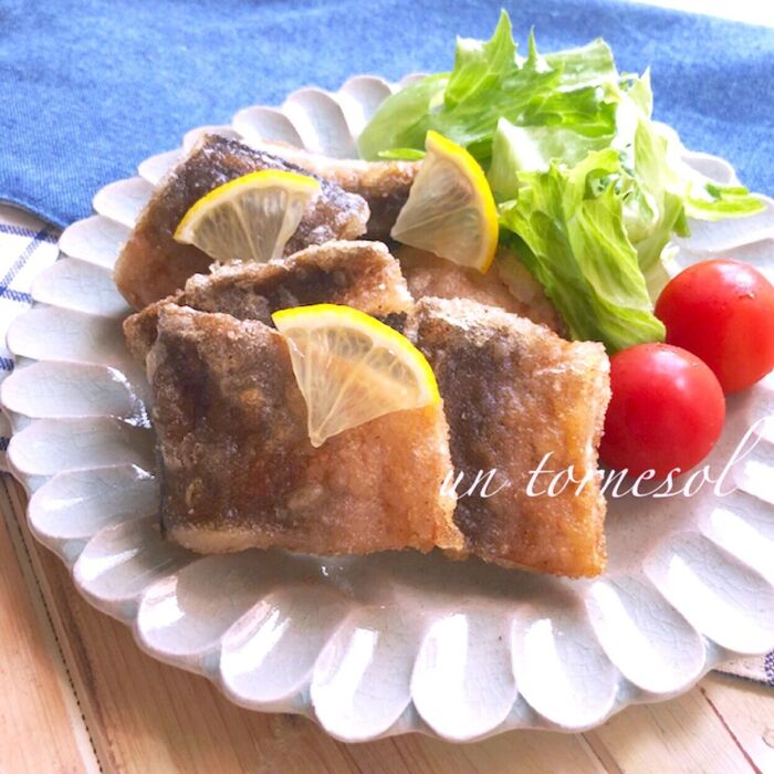 ひと手間プラスでさっぱり‼10分でできちゃう☆レモンホッケのから揚げ