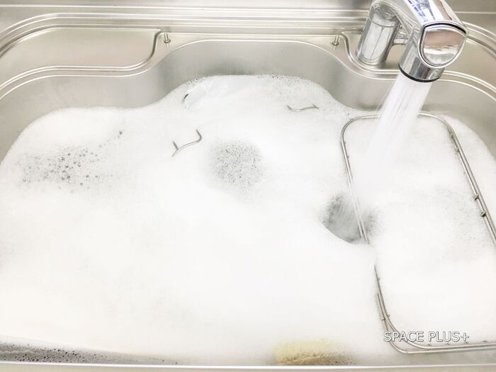 話題のオキシ漬け!キッチンシンクに水を溜める方法