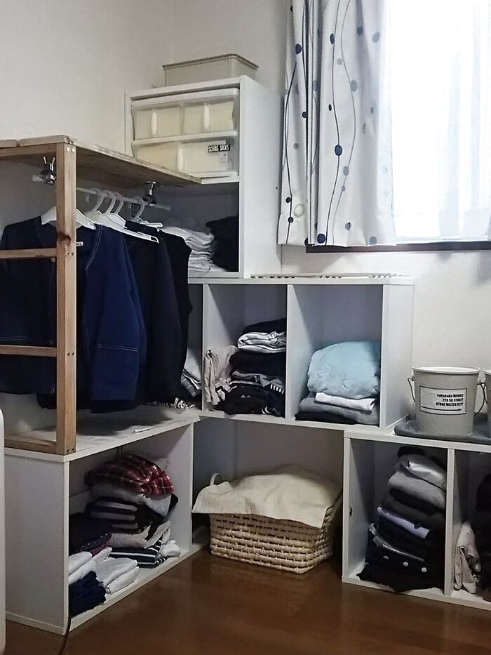 ズラして重ねてコーナー収納☆カラボで子どもの洋服収納作りました♪