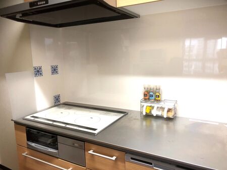 幅広のマスキングテープでしっかり接着