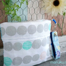 折り方の工夫で♪100均手ぬぐいで仕切りいっぱいの『身だしみなポーチ』