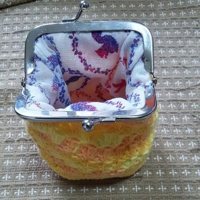 手ぬぐいのキレイな柄を内布にかわいいがま口財布