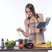 働く女子100人に聞いた! 仕事から帰ってきて、夕食の自炊をしていますか?