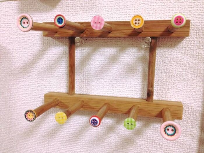 100均お皿立てで♪玄関キーフック