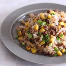 豚肉とコーンのガリバタチャーハン/食材3つ