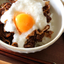 栄養満点!牛とろろ丼。