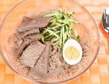 「いんくんのハンサムごはん」配信開始!第1話は夏にぴったり「水冷麺」♪