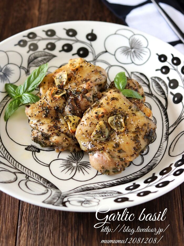 鶏肉のガーリックバジル焼き。