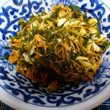 【簡単レシピ】刻み昆布とニンジンあげ豚肉の甘辛煮