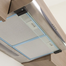 お湯でつけ置きすれば厄介な汚れとおさらば!気になる換気扇掃除のコツ