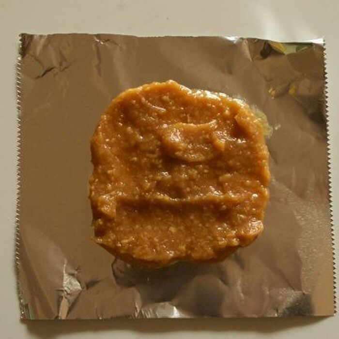 2 味噌とみりんを混ぜます。