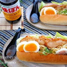 味ぽんで作る鶏チャで♪ラーメン風コッペパン