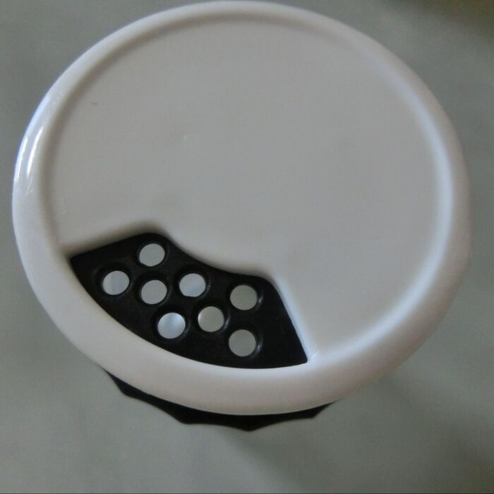 小さな穴があいているタイプ