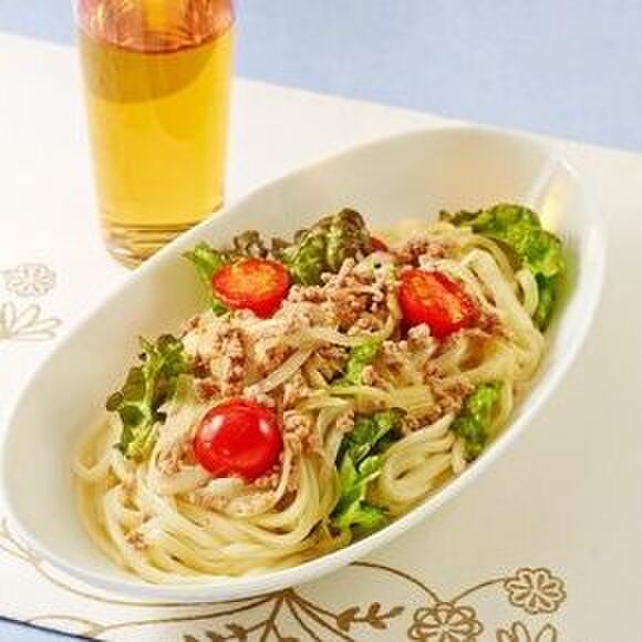 夏バテ対策!「ピリ辛ひき肉サラダうどん」