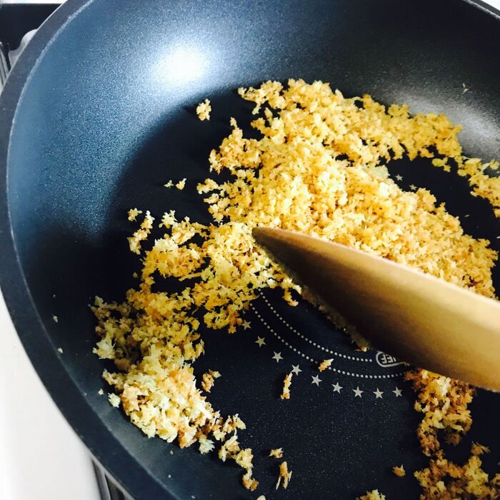 ①さくさくパン粉の乾煎り