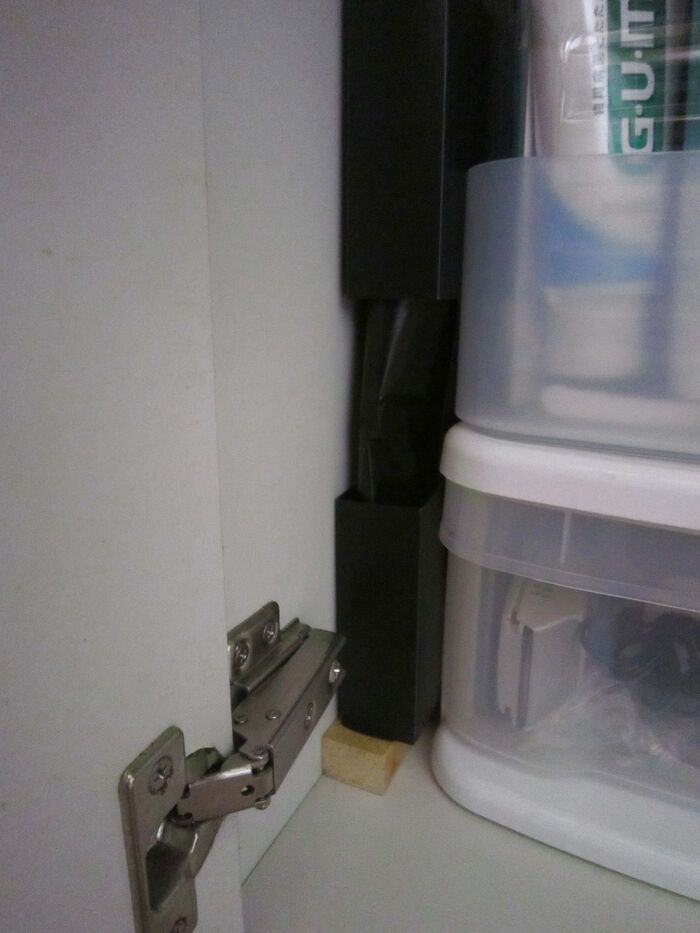 ストックは、洗面台下に