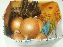 野菜ストッカーは不要な包装紙やカレンダーで簡単に