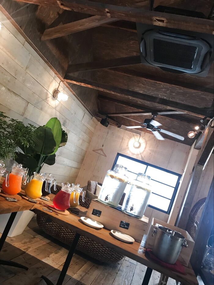 グリーン溢れるダイニングスペース