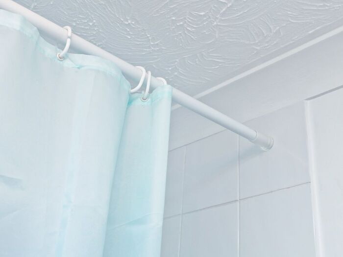 浴室のカビは徹底排除!シャワーカーテンの簡単カビ対策と掃除方法!