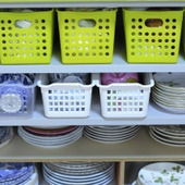 大皿もすぐに取り出せる!食器棚は引き出し収納がおすすめ