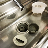 キッチンの悪臭は元から断たなきゃダメ!流し台下の臭い対策