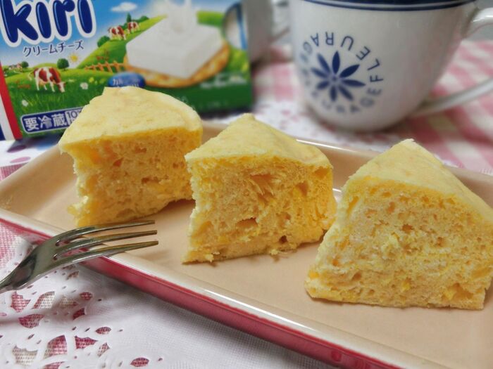 レンジで6分♪ 甘味料不使用☆ オレンジとクリチのおから蒸しパン