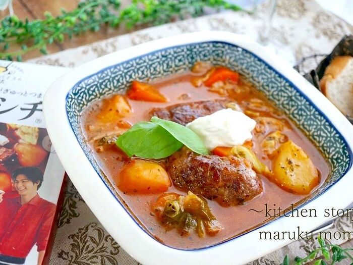 お家でご褒美ごはん♪モッツァレラチーズ入り肉巻きのボルシチ♬