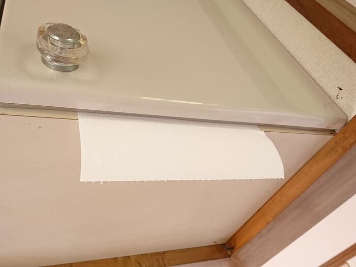 少し出して引っ張るだけ