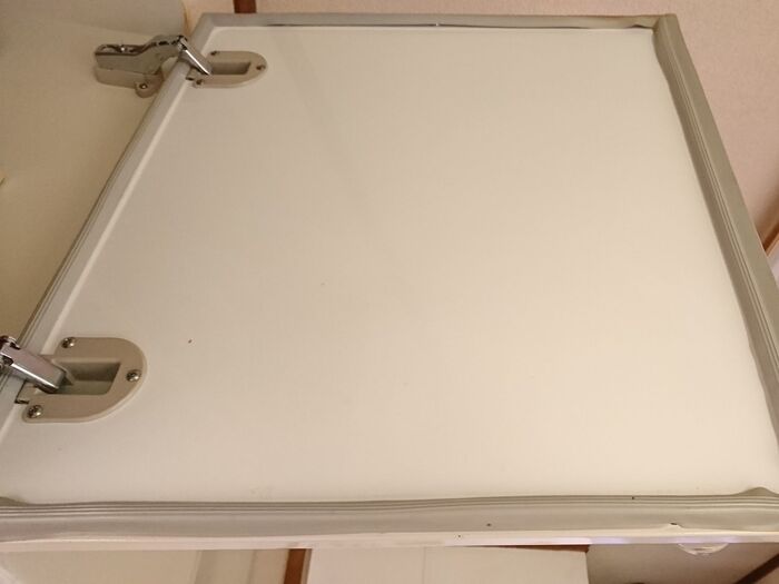 ドアを開けてチェック