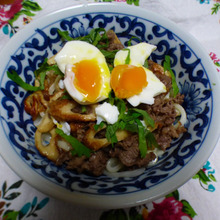 【簡単レシピ】竹輪でかさまし牛甘辛煮ぶっかけうどん!